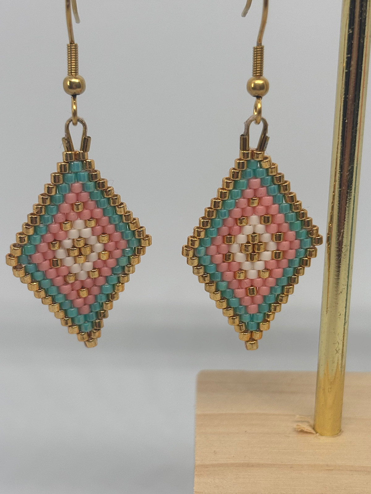 Boucles d'oreilles losanges tissées en perles Miyuki