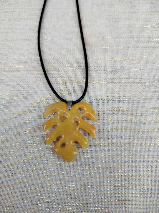 Collier Feuille Monstera