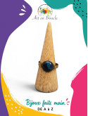 Bague moyen âge artisanale réglable en laiton perle de tableau bleu noir