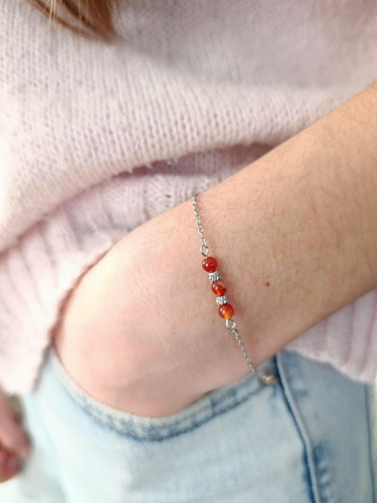 Bracelet en pierres naturelles sur chaîne en acier inoxydable argent rhodié