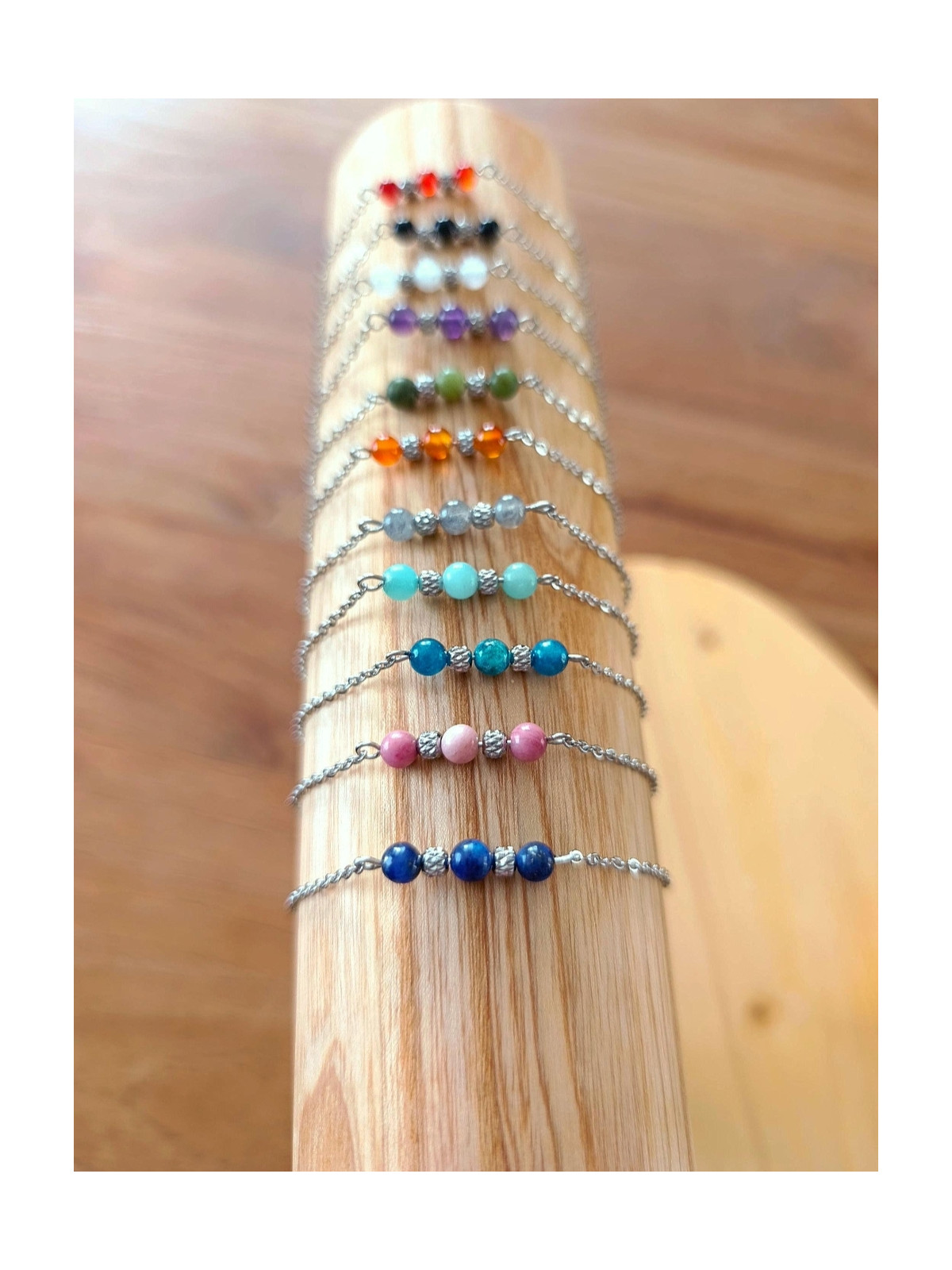 Bracelet en pierres naturelles sur chaîne en acier inoxydable argent rhodié