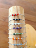 Bracelet en pierres naturelles sur chaîne en acier inoxydable argent rhodié