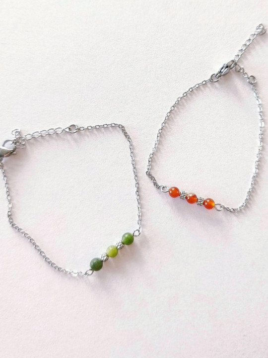 Bracelet en pierres naturelles sur chaîne en acier inoxydable argent rhodié