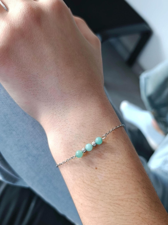 Bracelet en pierres naturelles sur chaîne en acier inoxydable argent rhodié