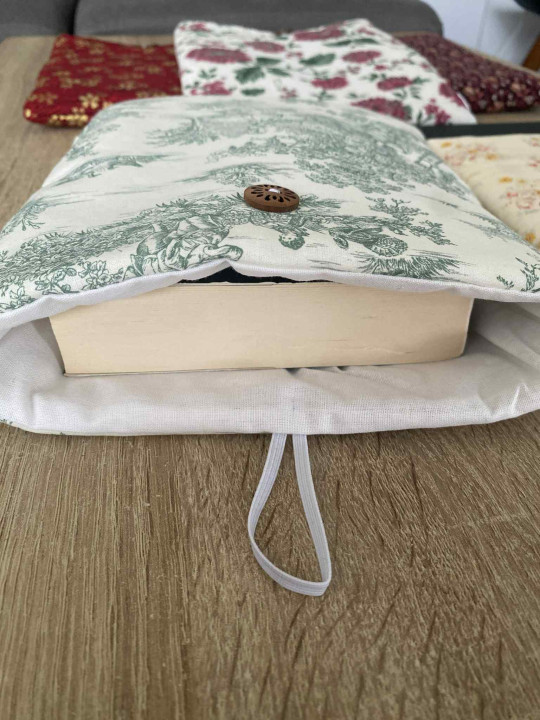 Housse de livre format broché – personnalisable – fait main