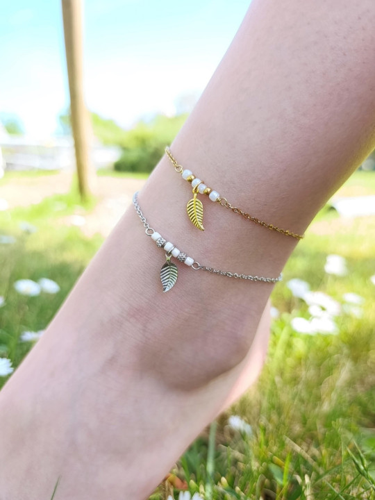 Bracelet de cheville en acier inoxydable doré or 18 carats ou argent rhodié avec breloque feuille