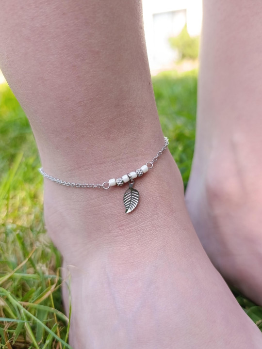 Bracelet de cheville en acier inoxydable doré or 18 carats ou argent rhodié avec breloque feuille