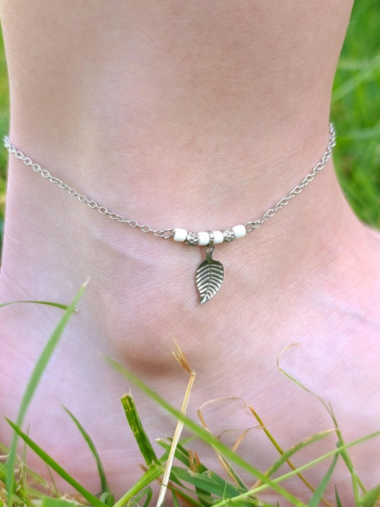 Bracelet de cheville en acier inoxydable doré or 18 carats ou argent rhodié avec breloque feuille