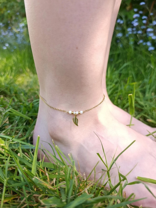 Bracelet de cheville en acier inoxydable doré or 18 carats ou argent rhodié avec breloque feuille