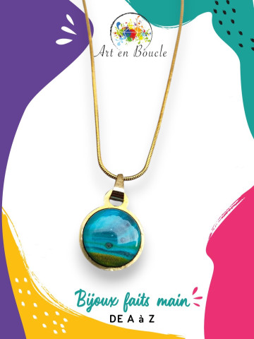 Collier rond artisanal en laiton et sa perle de tableau bleu vert