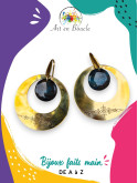 Boucles d'oreille rondes gravées artisanales en laiton et perles de tableau bleu sombre et noir