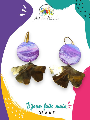 Grandes Boucles d'oreille Gingko artisanales en laiton et perles de tableau violettes