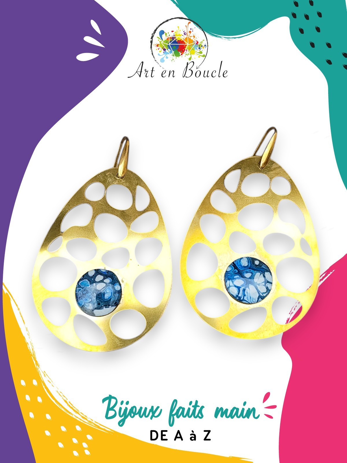 Grandes Boucles d'oreille motifs ronds artisanales en laiton et perles de tableau bleues cellules