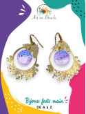 Boucles d'oreilles Manga fleuri artisanales en laiton et perles de tableau rose