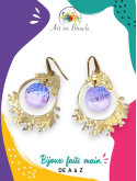 Boucles d'oreilles Manga fleuri artisanales en laiton et perles de tableau rose