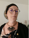 Collier en crin de cheval et pendentif en plumes naturelles