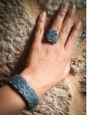 Parure artisanale bleue effet céramique | Bague, bracelet, boucles