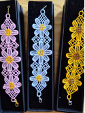 Bracelet brodé marguerite