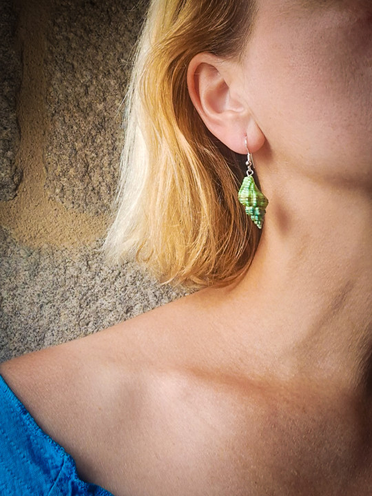 Boucles d'oreilles coquillage vert peint à la main - Argent 925