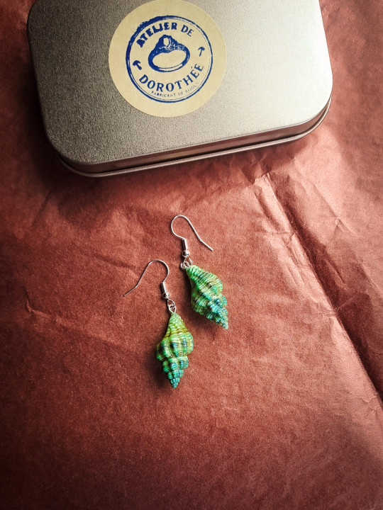 Boucles d'oreilles coquillage vert peint à la main - Argent 925
