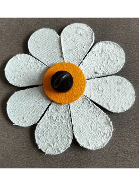 Pin's marguerite 