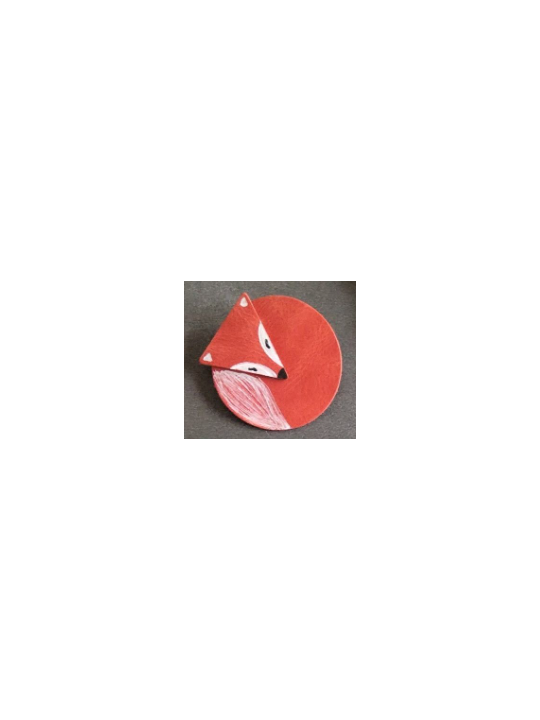 Broche en cuir renard