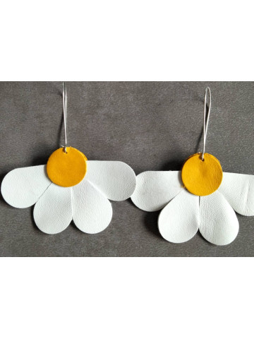 Boucles d'oreilles demi-fleur
