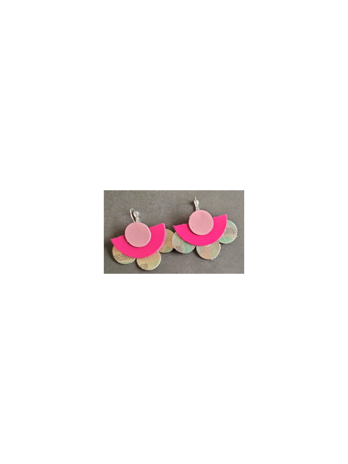 Boucles d'oreilles demi-fleur