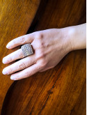 Bague artisanale femme effet minéral – pièce unique bronze