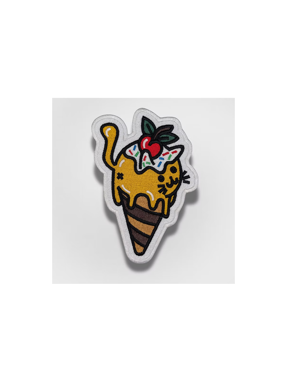 chat en cornet de glace