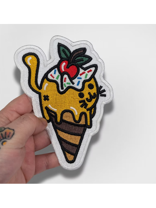 chat en cornet de glace