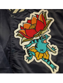 Patch thermocollant brodé grenouille japonaise portant une grande fleur de lotus style tatouage traditionnel irezumi 