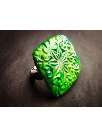 Bague fleur verte artisanale – Réglable et pièce unique