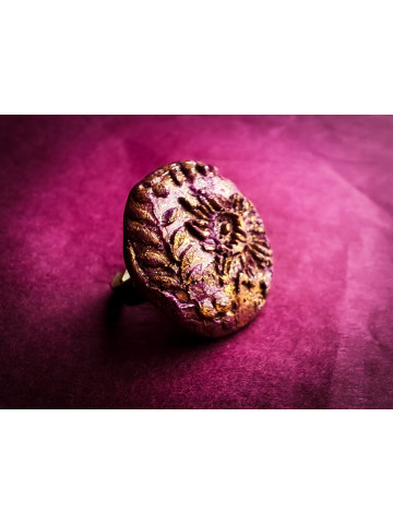 Bague fleur rouge rouillé artisanale ronde – Pièce unique réglable