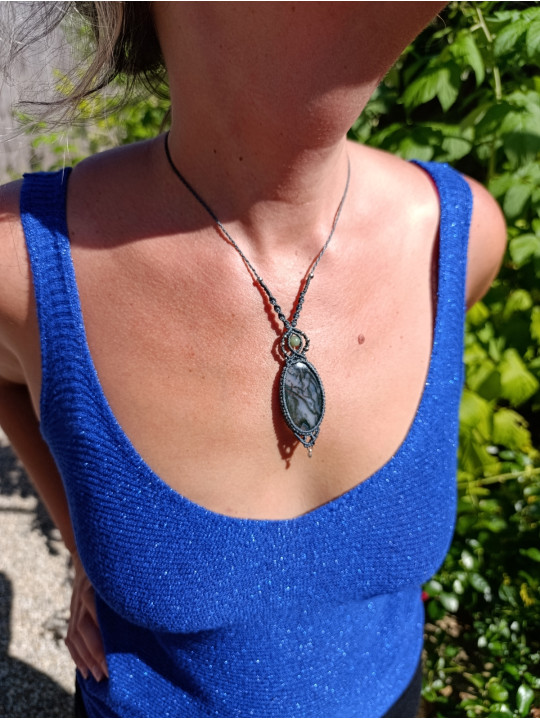 collier micromacramé pierre agate mousse