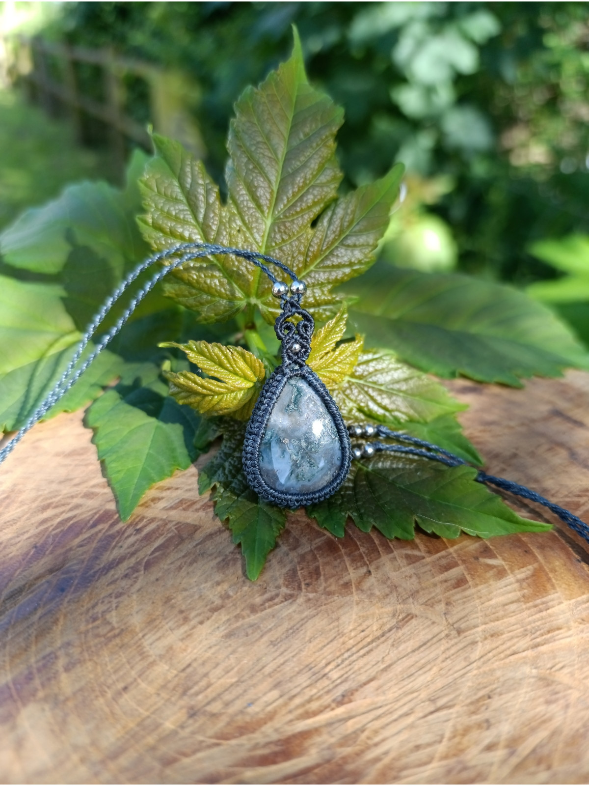 collier micromacramé pierre agate mousse