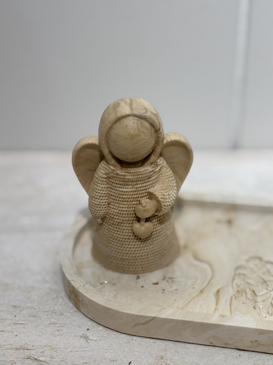 Figurine ange beige lanterne cœur 