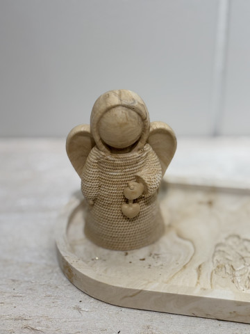 Figurine ange beige lanterne cœur 