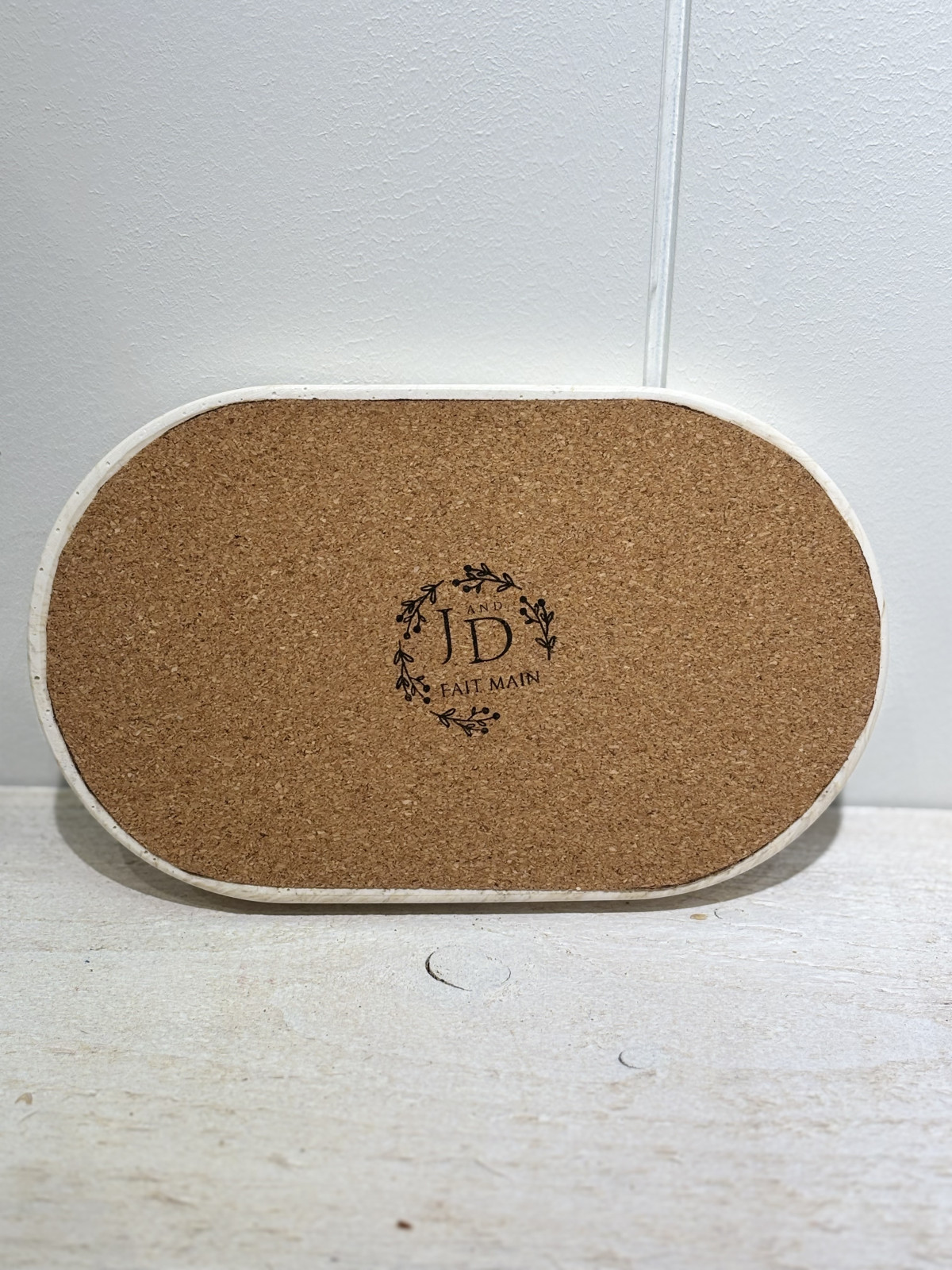 Plateau ovale marbré beige + feuille d’or