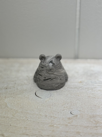 Petite figurine ourson noir