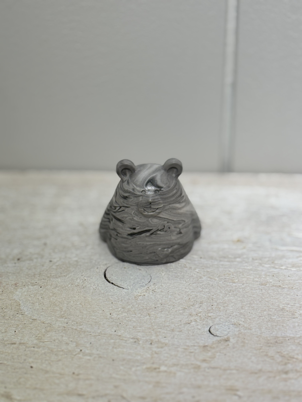 Petite figurine ourson noir