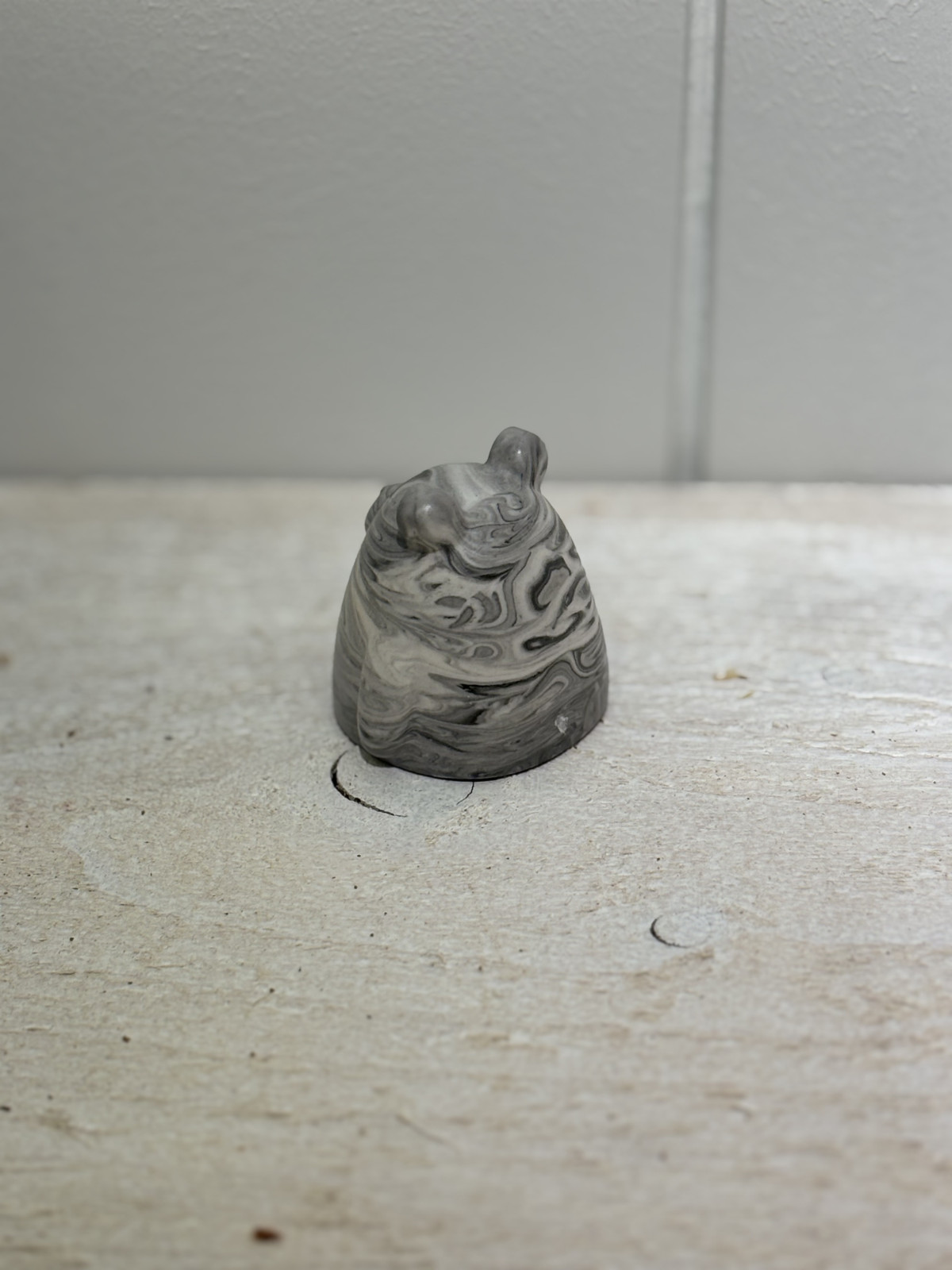 Petite figurine ourson noir
