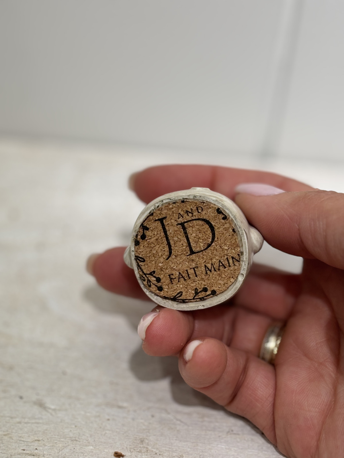 Petite figurine ourson kaki