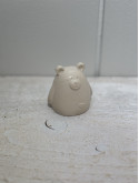 Petite figurine ourson beige 