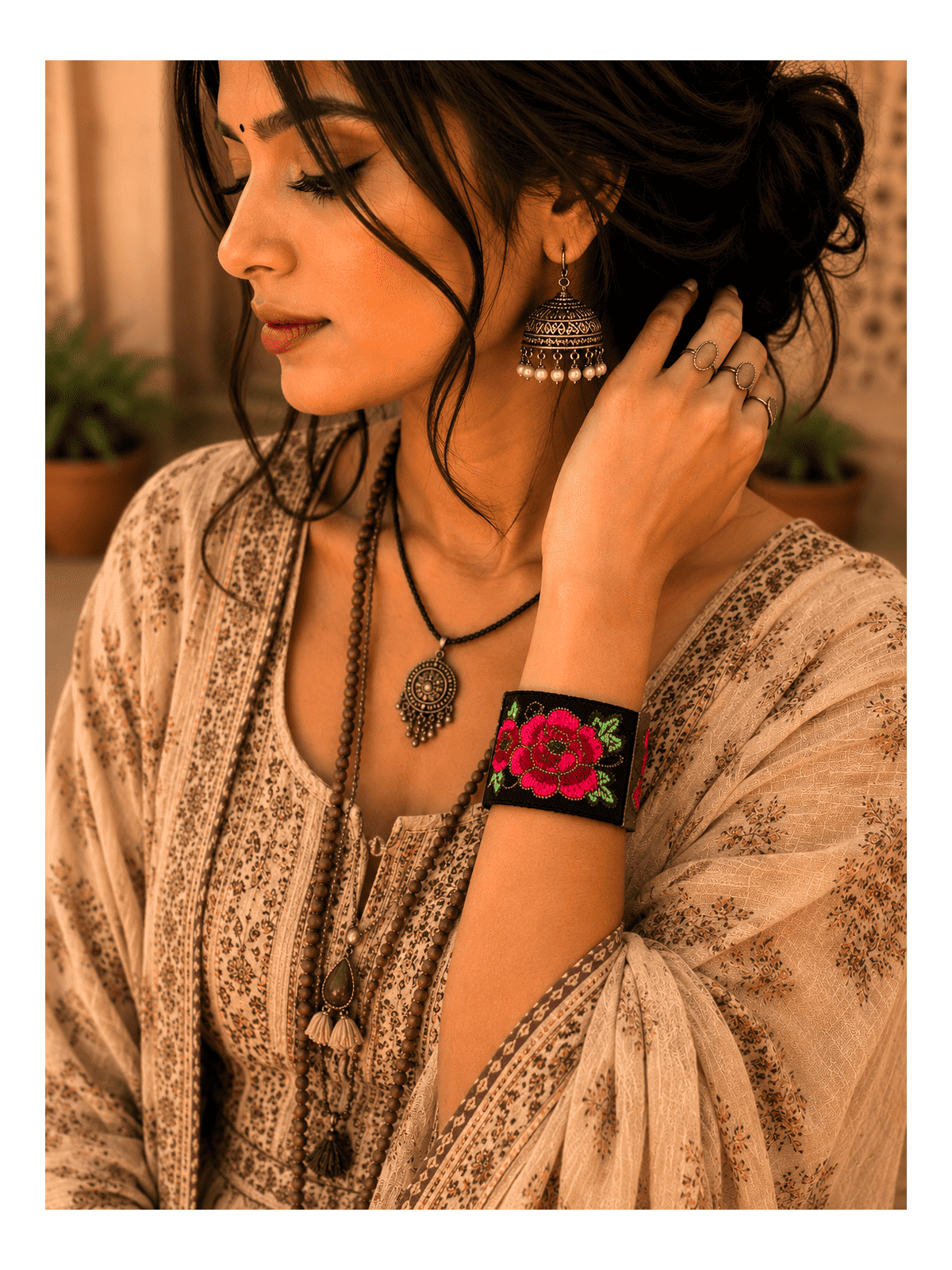 Bracelet manchette brodé fleuri bleu | Bijou bohème chic femme