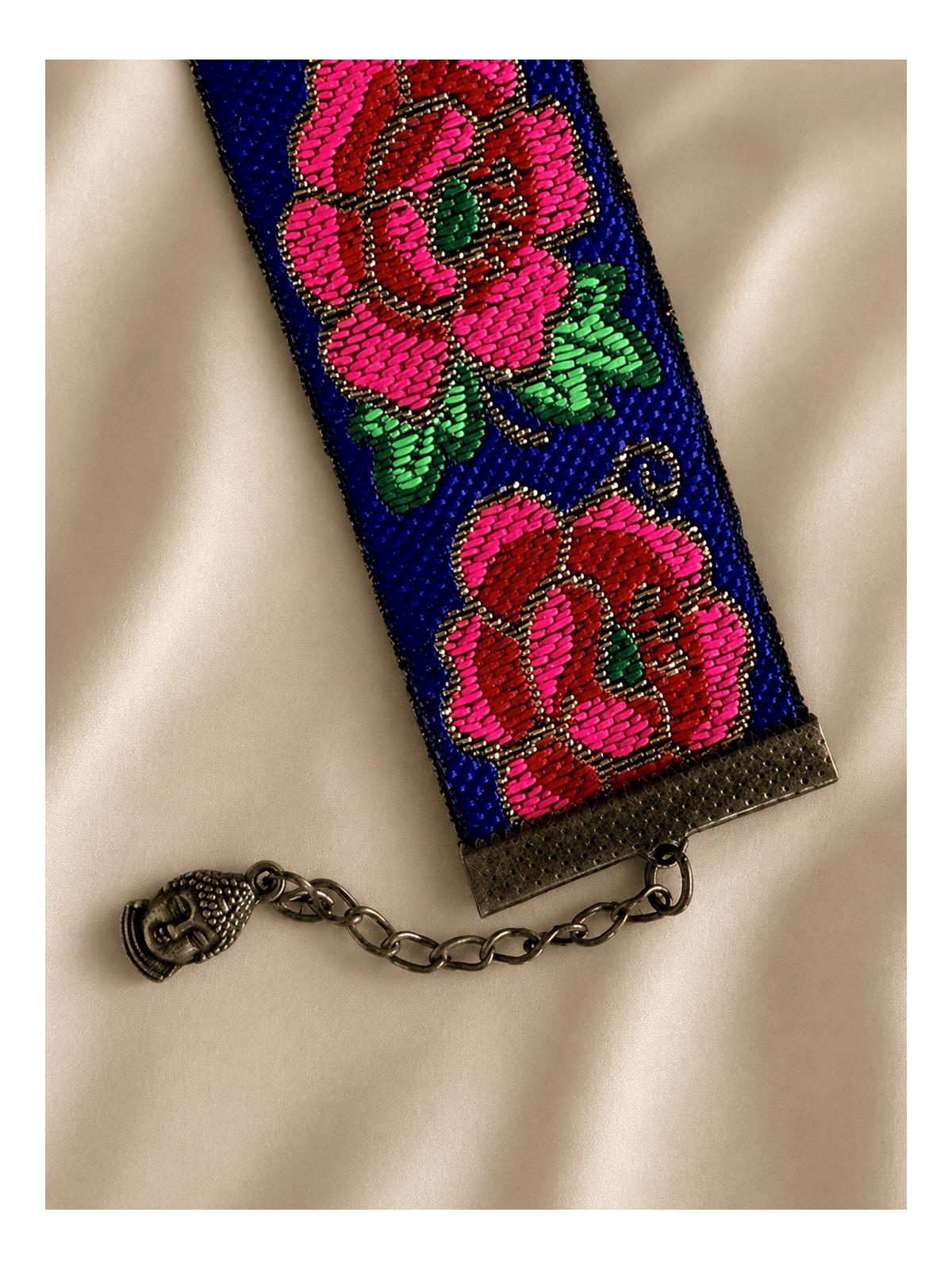 Bracelet manchette brodé fleuri bleu | Bijou bohème chic femme