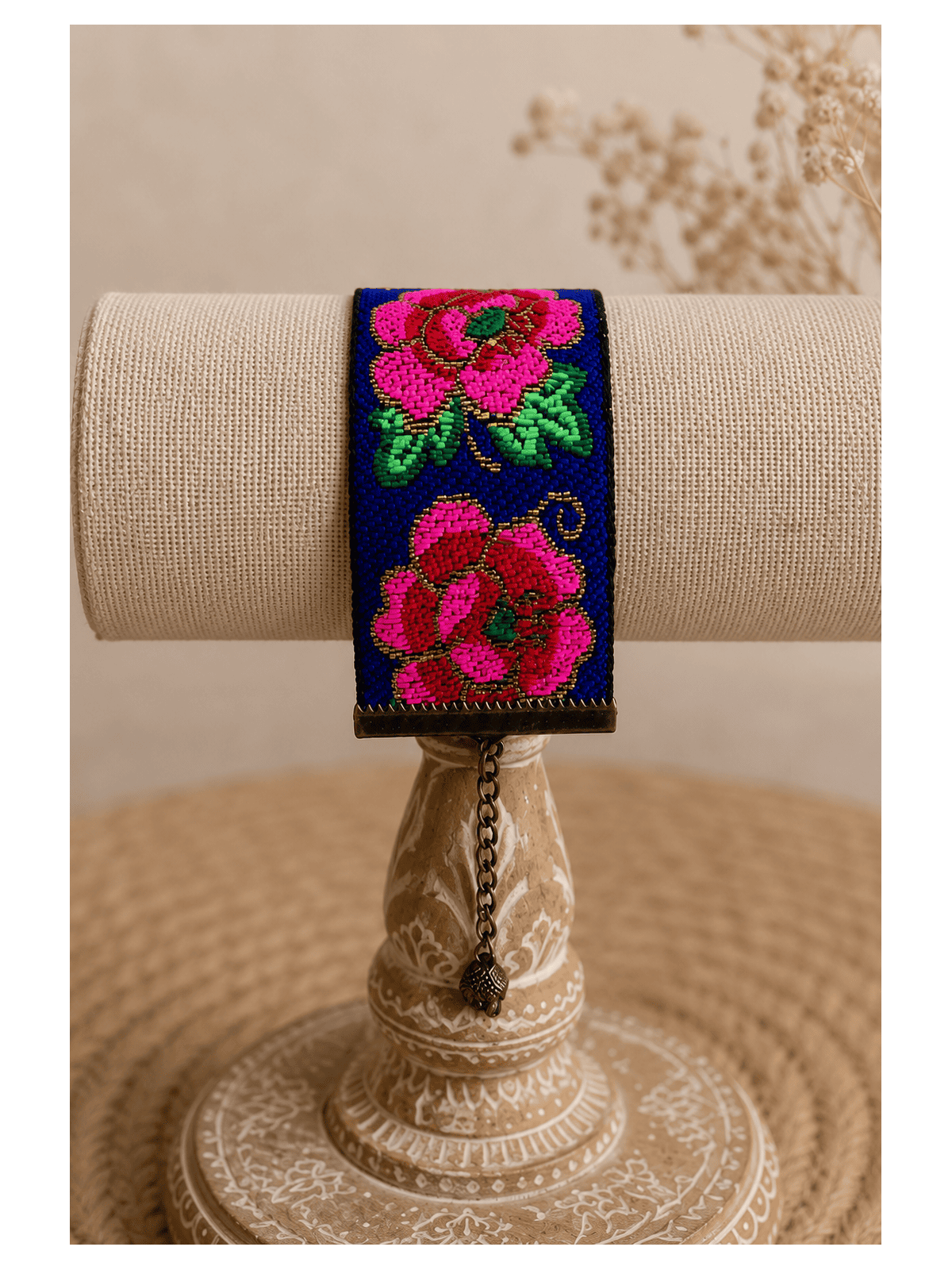 Bracelet manchette brodé fleuri bleu | Bijou bohème chic femme