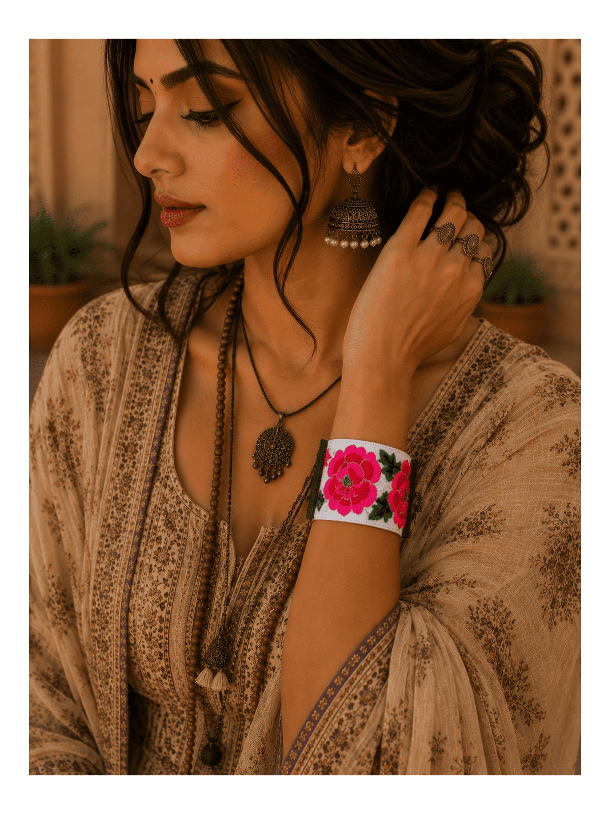 Bracelet manchette brodé blanc fleuri | Bijou bohème chic