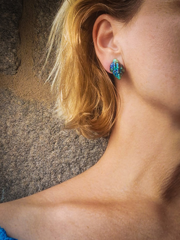 Boucles d’oreilles clips coquillages peints main bleu vert marin