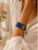 Bracelet Fleuri Bleu Turquoise Bohème Chic – Bijou Artisanal Tissé